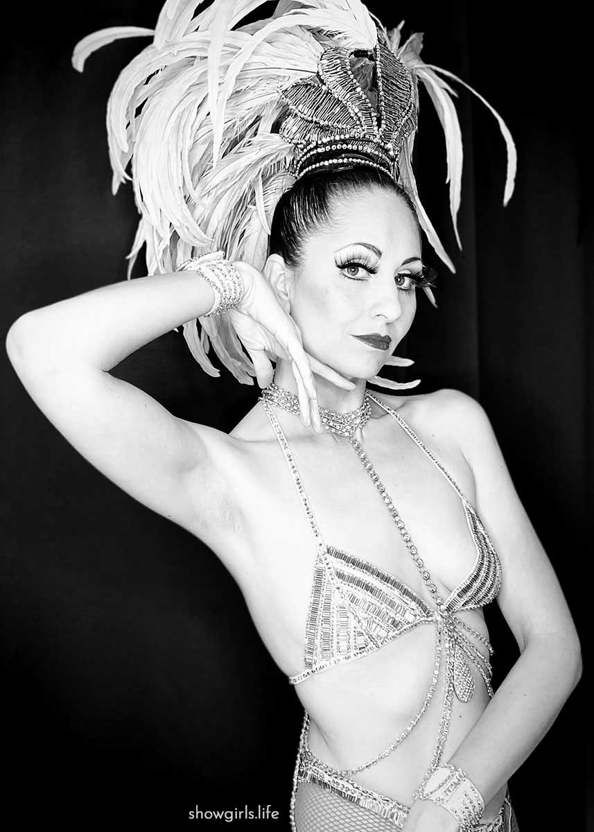Showgirl costume photos Gazealous feathered headdress